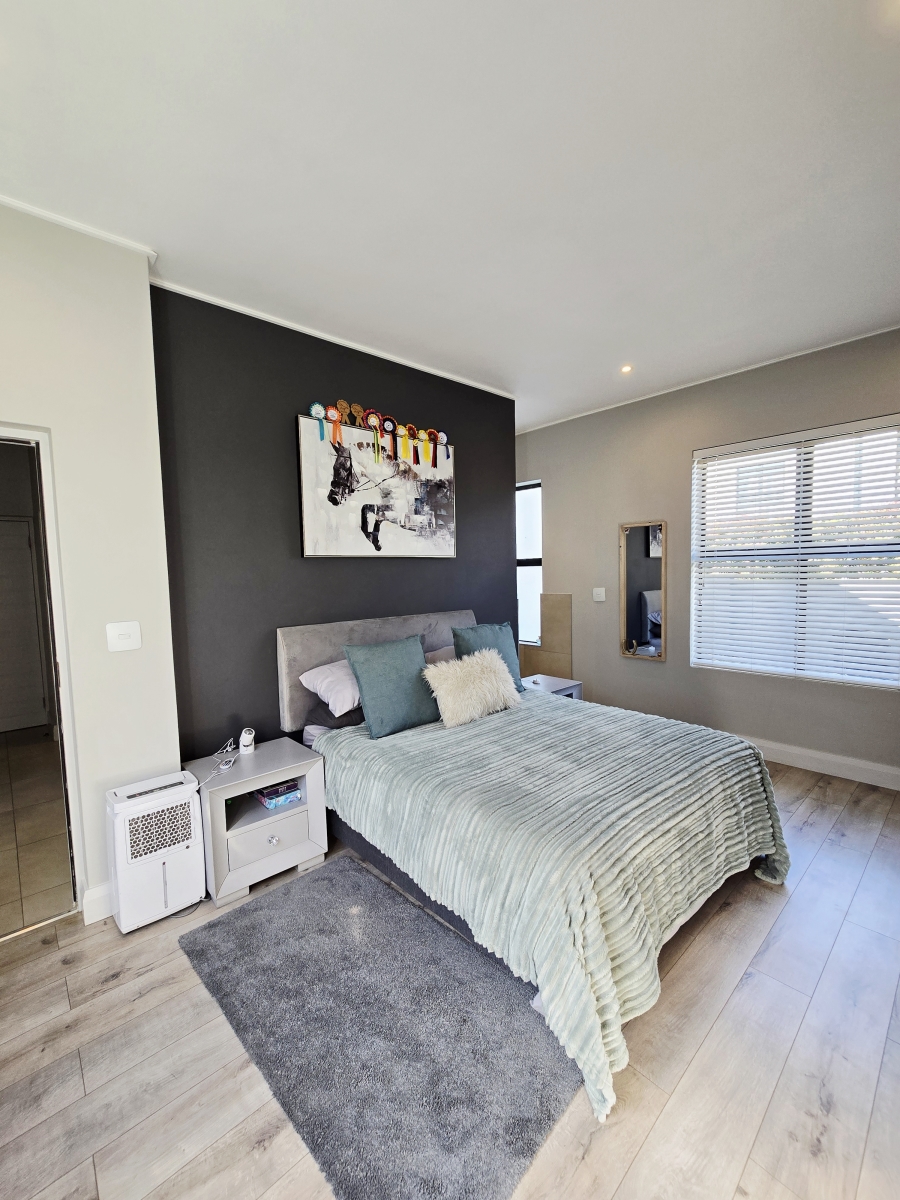 4 Bedroom Property for Sale in Kingswood Golf Estate Western Cape